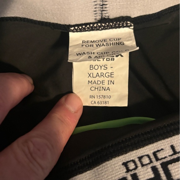 Shock Doctor Compression Shorts with Athletic Cup Pocket Youth XL - Picture 3 of 5